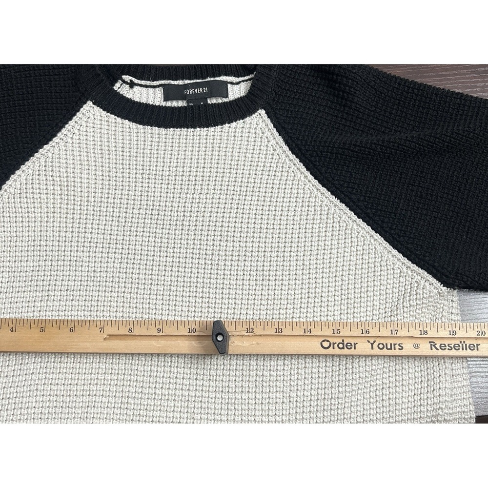 Forever 21 Women's Teen Waffle Knit Short Sweater Size M Black Cream Round Neck - Picture 6 of 9